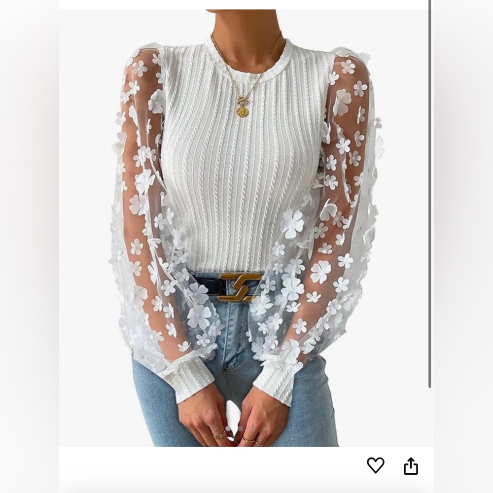 Amazon Top with beautiful flower detail on sleeve